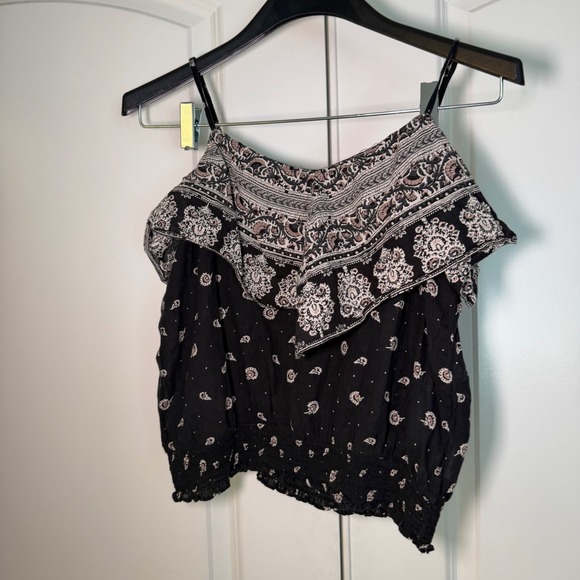 American Eagle Outfitters Tops - American Eagle Black Paisley Boho Ruffle Cold Shoulder Smocked Crop Top Small